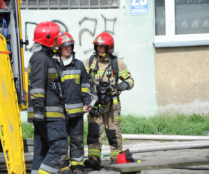Koszalin: Dwie osoby zginęły w pożarze mieszkania. Ewakuowano prawie 50 osób 