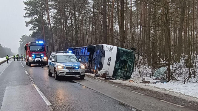 Na trasie Wyszków-Łochów na DK 62 doszło do wypadku autobusu