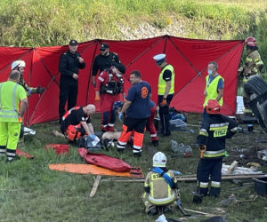 Ciężarowka spadła z wiaduktu na S8 pod Radzyminem