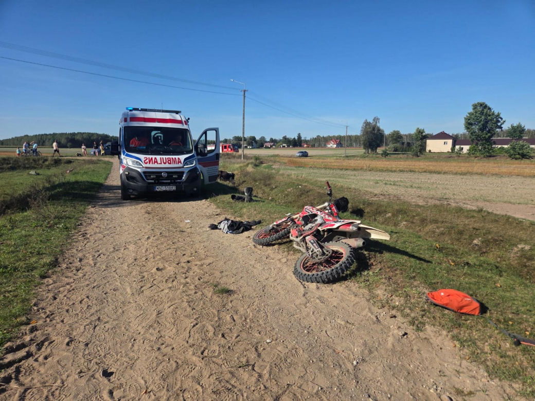 Tragedia na drodze. Wjechał w krowę motocyklem. Zwierzę nie żyje, lądował śmigłoiwec LPR
