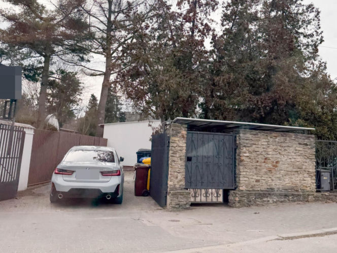 Marcin Mroczek z dziewczyną w cukierni