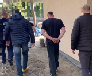 Szaleniec z Zielonki złapany. Już nikogo igłą nie ukłuje. Do akcji wkroczyli antyterroryści