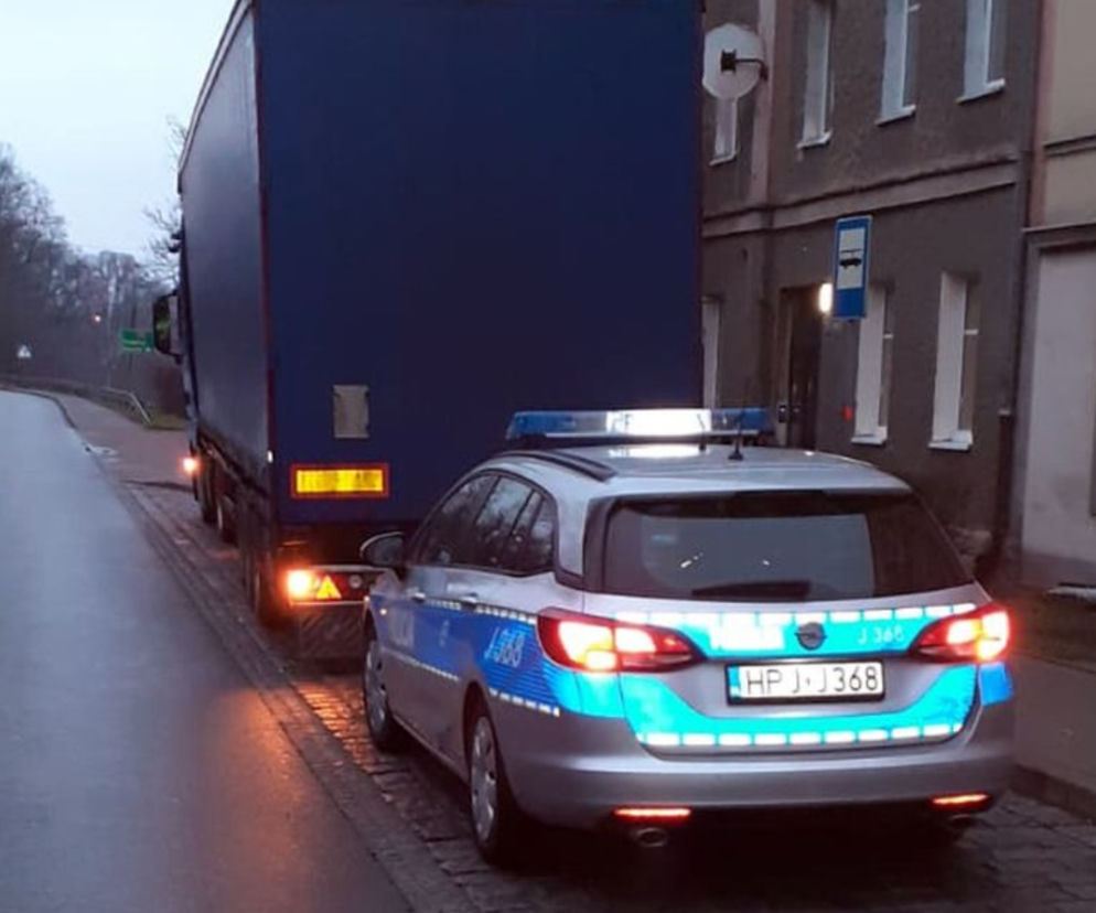 Policja zatrzymała pijanego kierowcę. Jechał do Czech