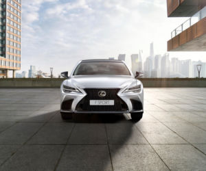 (2021) Lexus LS po liftingu