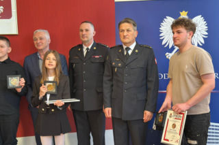 Odwaga, która ratuje życie. Szóstka młodych bohaterów ze Świętokrzyskiego z odznaką „Iuvenis Forti”