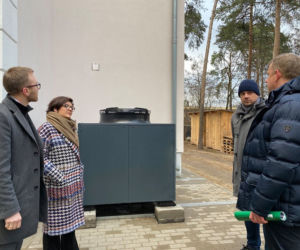Spotkanie z mieszkańcami w Wawrze, budynek po termomodernizacji