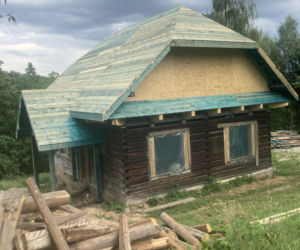 Remont drewnianej chaty w Tropiu (woj. małopolskie)