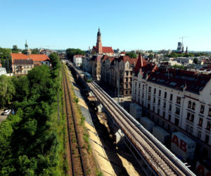 Kraków: Pierwsza lokomotywa przejechała po nowych estakadach kolejowych na Grzegórzkach