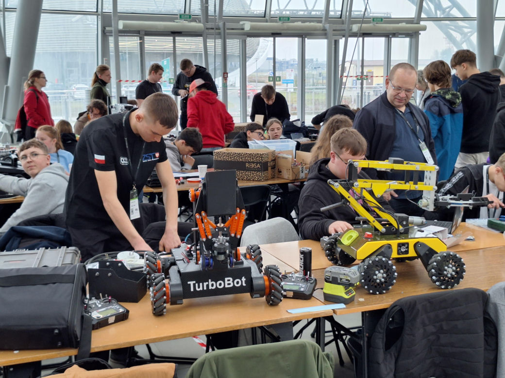 Roboty w natarciu. W Jasionce odbyła się kolejna edycja XChallenge