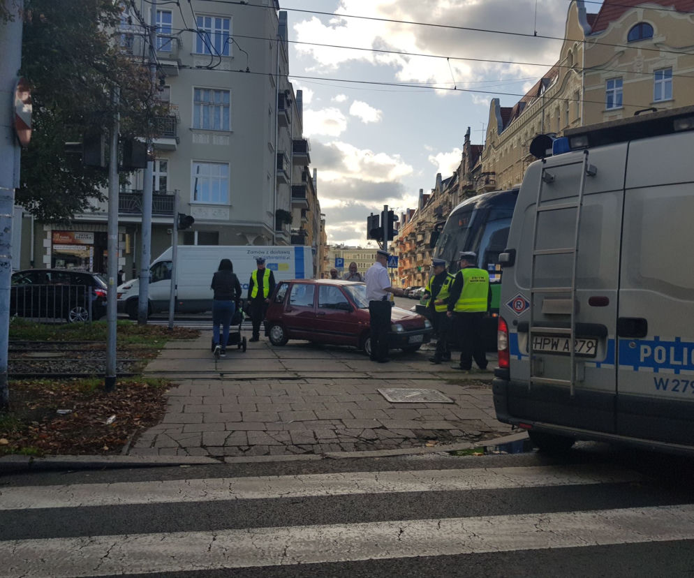 Zderzenie samochodu i tramwaju na ul. Krzywoustego