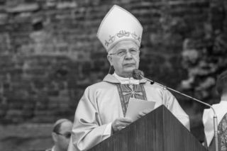 Rozpoczyna się pogrzeb abp. Józefa Michalika. Gdzie zobaczysz transmisję?