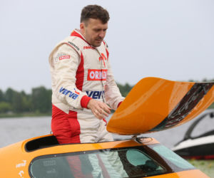 Bartłomiej Marszałek modli się o zdrowie córki Malwinki