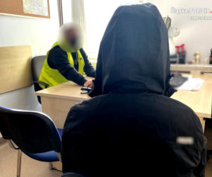 Częstochowa: Narkotykowy diler handlował dragami. Wpadł przez dziwaczną siedzibę