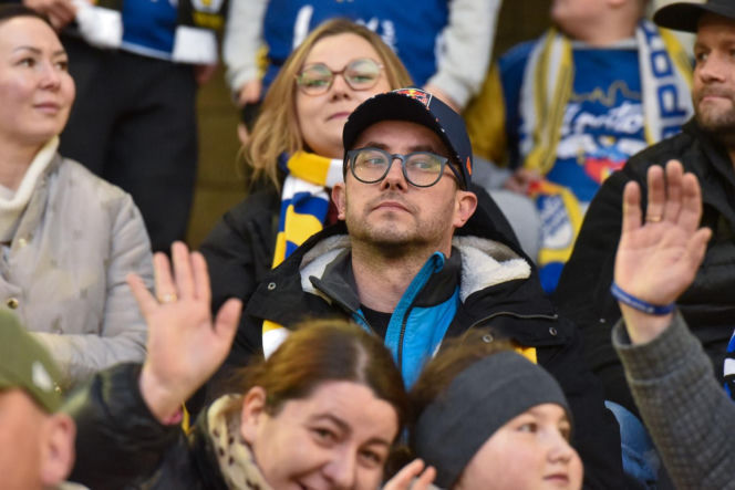 PRES Grupa Dewloperska Toruń - Abramczyk Polonia Bydgoszcz, zdjęcia kibiców i zawodników z pożegnania Adriana Miedzińskiego