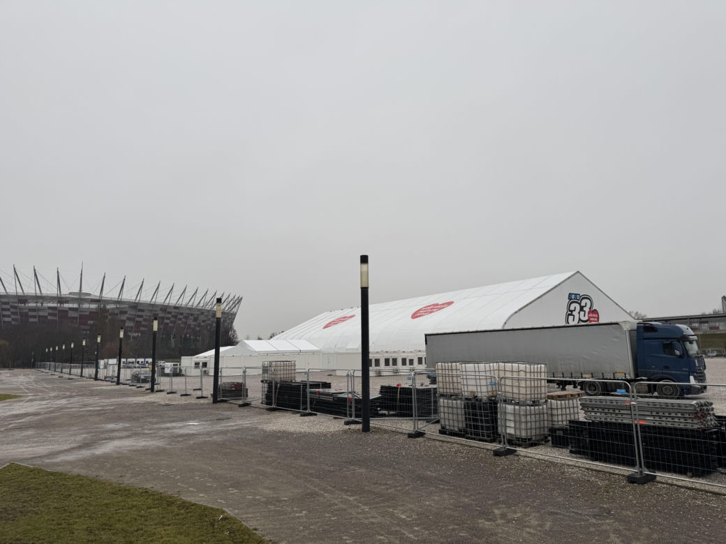 Scena WOŚP na Błoniach PGE Narodowego w Warszawie