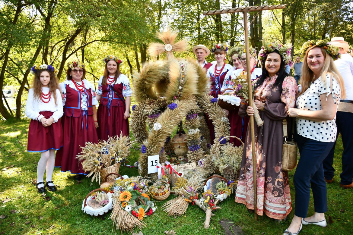 Tłumy na dożynkach w Olsztynku. Zobacz, jak wyglądało tegoroczne święto plonów