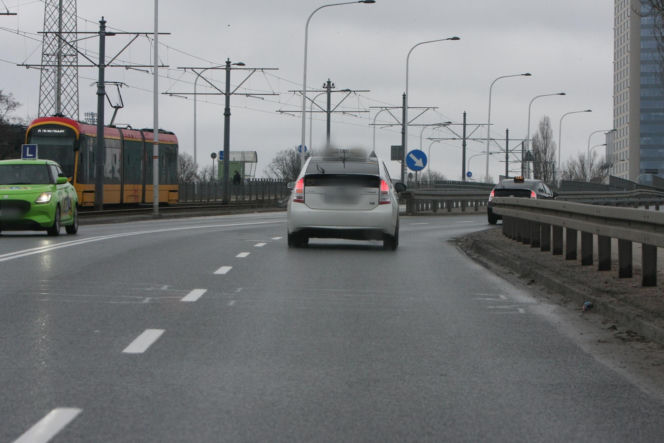 Macierewicz musi się wozić taksówką