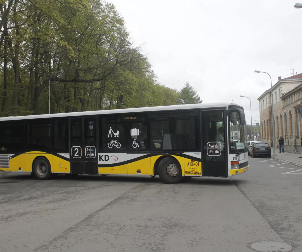 Połączenie kolejowe wraca po 18 latach. Zamiast pociągów na trasę wyruszą… autobusy