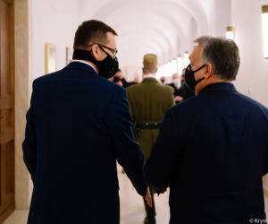 Orban modli się w Polsce o pieniądze