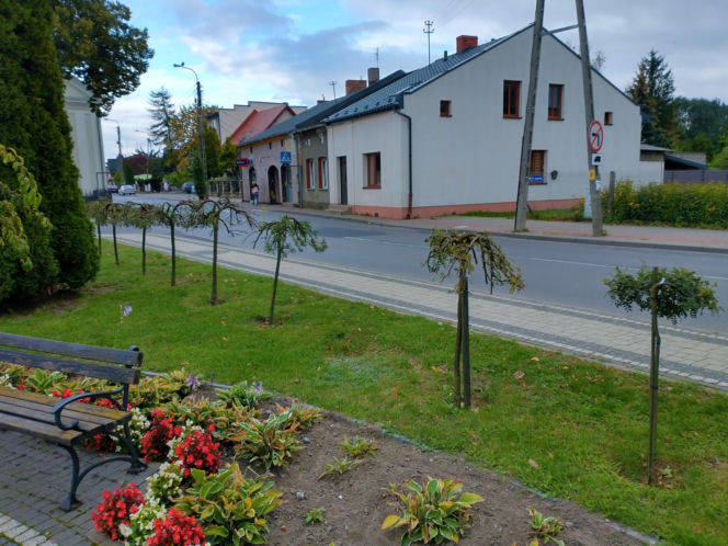 To jedno z najstarszych miast w woj. łódzkim. Było osadą słowiańską, a później siedzibą biskupów