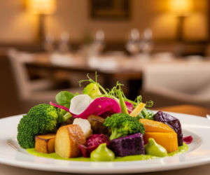 Najlepsze restauracje wegetariańskie w Krakowie. Które miejsca zachwycają smakiem?