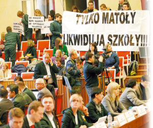 Radni zamknęli szkoły!
