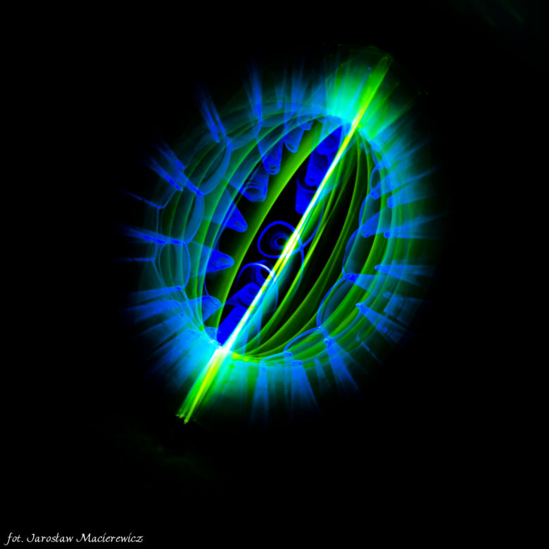 Lightpainting: Tak się maluje światłem latarki!
