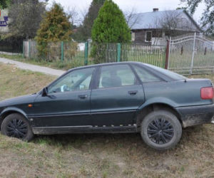 Wjechała do rowu i zasnęłą. Była pijana