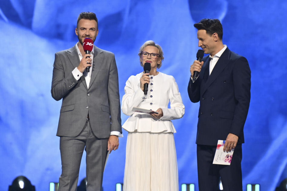 Viki Gabor w za dużym płaszczu, Halina Mlynkova w serwetce i skromniutka Doda