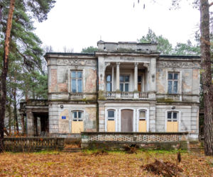 Opuszczona willa w Konstancinie