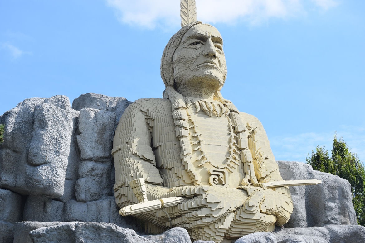 Indianin z klocków Lego