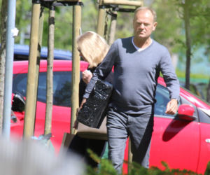 Donald Tusk i tajemnicza przesyłka