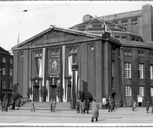 Katowice. Teatr Śląski. Uroczystości żałobne po śmierci Józefa Piłsudskiego, 1935 r.