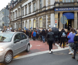Idą lwice na ulice. Mieszkańcy Leszna znów protestują