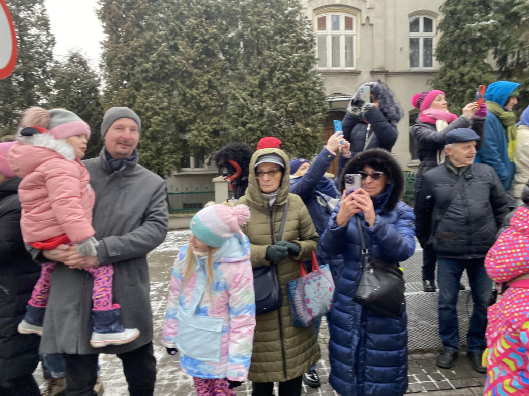 Żywieckie dziady narobiły larma w Katowicach. Barwny korowód przeszedł ulicami miasta