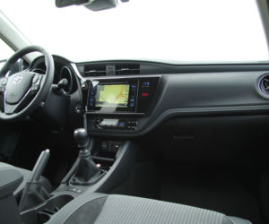Toyota Auris Touring Sports lifting