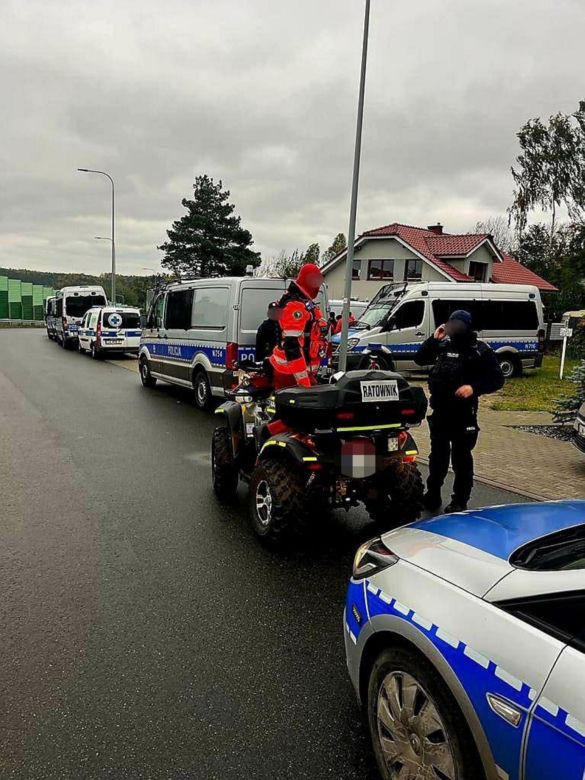 Zamknięte lasy, policjanci i żołnierze z długą bronią. Tak wygląda jedna z największych obław w historii Polski