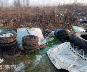 Laweciarz ukradł auto na Pradze-Południe