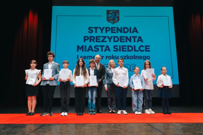 Najzdolniejsi uczniowie odebrali stypendia Prezydenta Miasta Siedlce