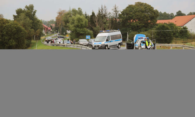 Gietrzwałd. Radiowóz ROZJECHAŁ motocyklistów! Jedna osoba nie żyje
