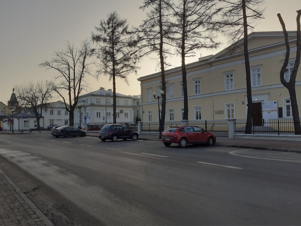 Siedleckie szkoły przy ul. Konarskiego i Prusa i ich okolica w lutym 2021 roku