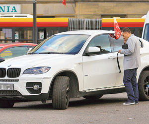 Finansowe kłopoty mistrza tańca?