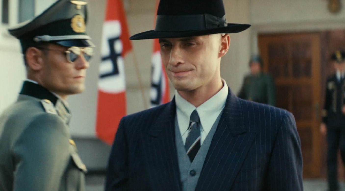 Zatoka szpiegów, odcinek 13. Franz Neumann (Bartosz Gelner), Wulf (Mateusz Nędza)