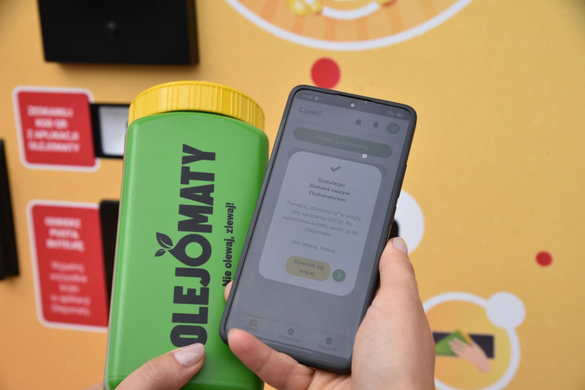 To pierwszy taki automat w woj. warmińsko-mazurskim. W jednym z miast stanął… olejomat