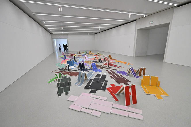 Wanny, buty i manekiny za 851 tys. zł? Ale sztuka! „To jedna z najbardziej wpływowych artystek na świecie”