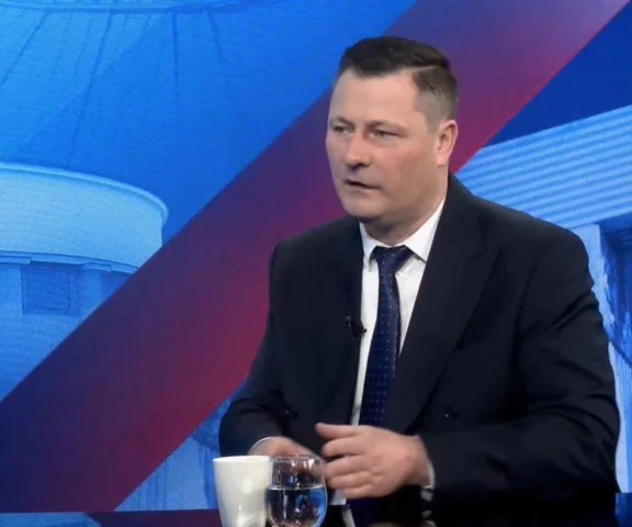 Paszyk o pieniądzach z programu SAFE: Szczegóły wydatków muszą być tajne