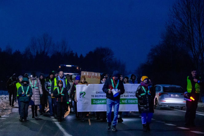 Kolejny protest na DK nr 80. Mieszkańcy Czarnowa wciąż pamiętają o wypadku, w którym zginął Kuba