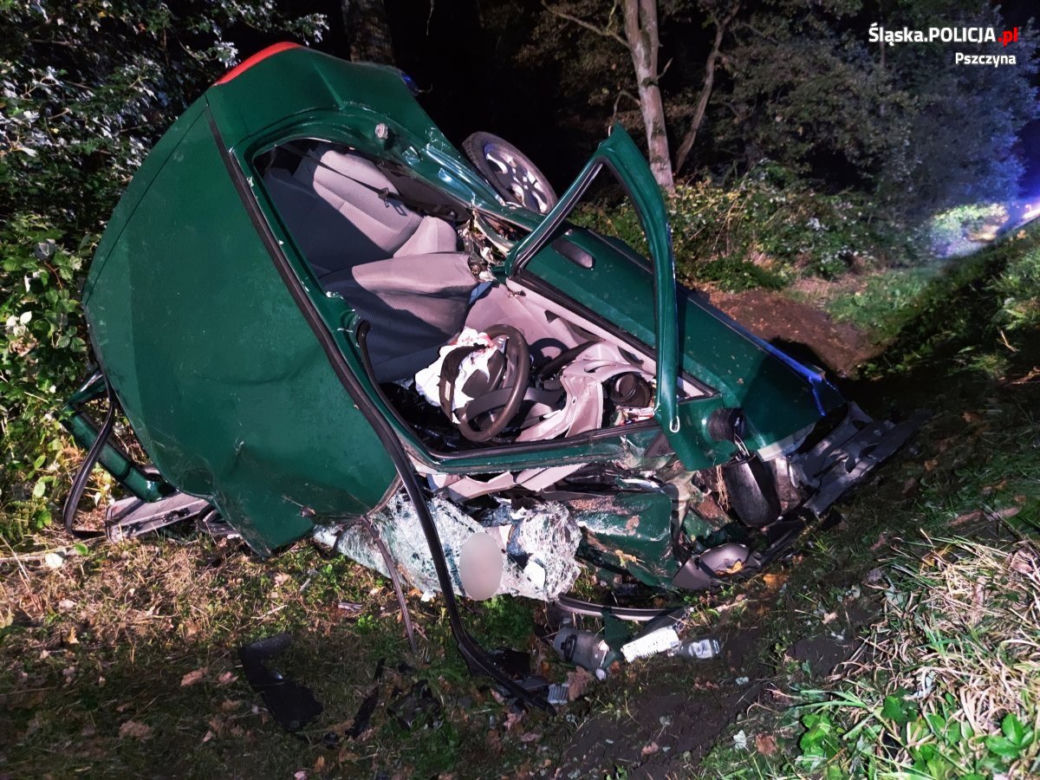 Tragiczny wypadek koło Pszczyny. Zginęli dwaj kierowcy [ZDJĘCIA]