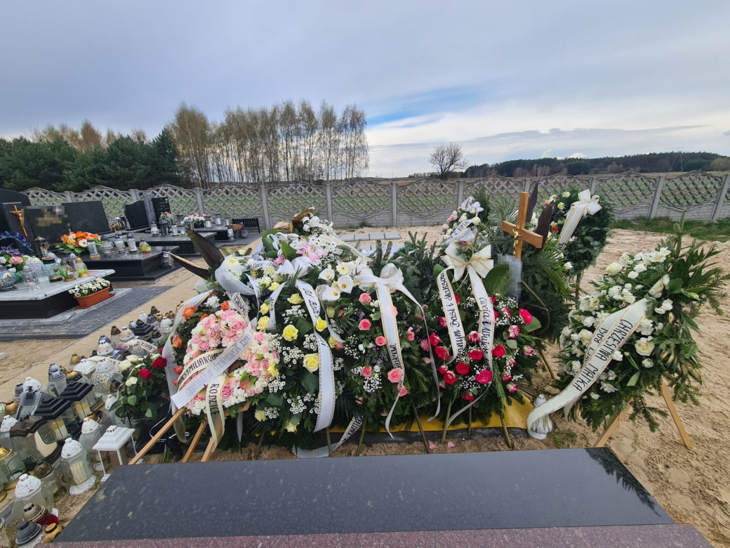 Jadachy. Małżeństwo zginęło pod pociągiem. Spoczęli w jednym grobie [GALERIA]