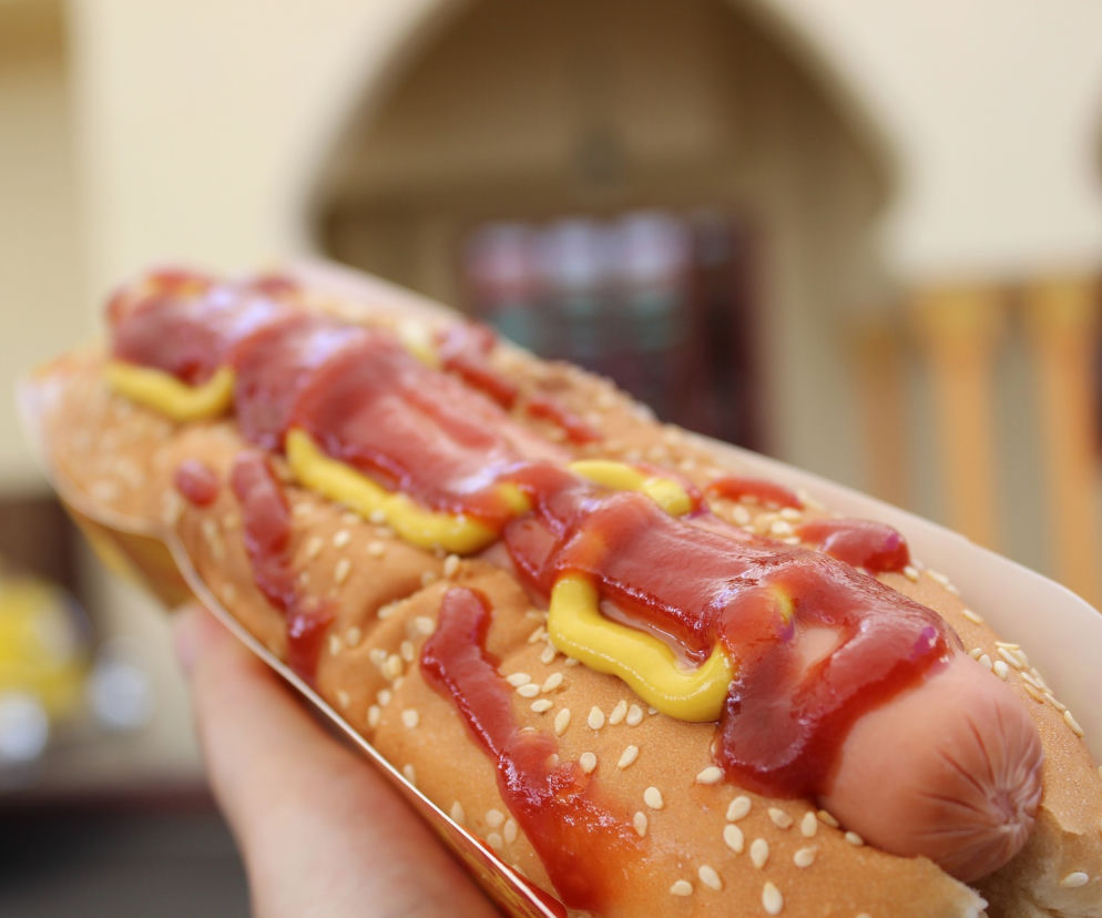 Ile jest mięsa w parówkach z hot dogów sprzedawanych na stacjach benzynowych?